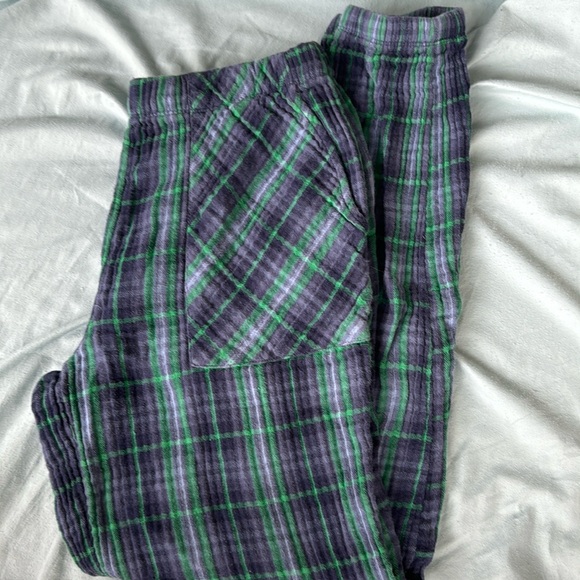 🌙 Aerie Pajama Pants (XS) – Cozy in Green & Blue! 💙💚 - Picture 2 of 3